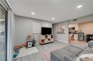 Photo #3: 2736755 Listing 