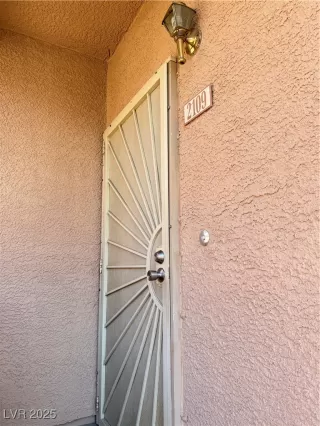 Photo #2: 2736809 Listing 