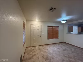 Photo #3: 2736811 Listing 