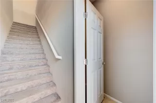 Photo #2: 2736822 Listing