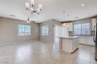 Photo #3: 2736822 Listing