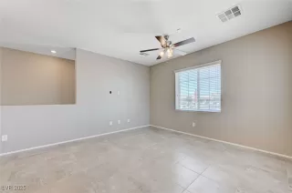 Photo #6: 2736822 Listing