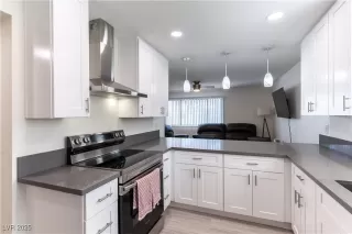 Photo #1: 2736851 Listing