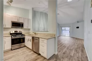 Photo #5: 2736883 Listing 