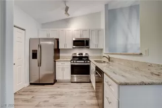 Photo #6: 2736883 Listing 