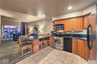 Photo #5: 2736887 Listing 