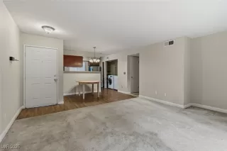 Photo #5: 2736892 Listing 