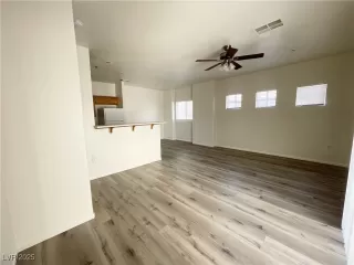 Photo #2: 2736921 Listing 