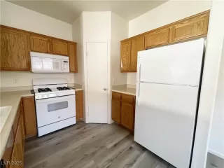 Photo #6: 2736921 Listing 