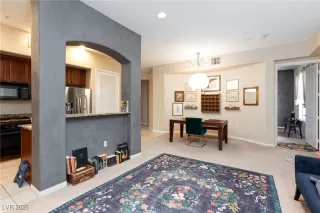 Photo #6: 2736926 Listing