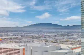 Photo #6: 2736943 Listing 