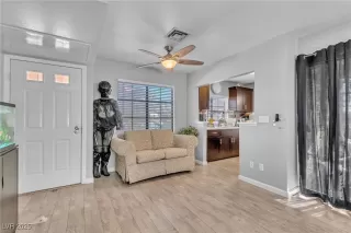 Photo #5: 2736953 Listing 