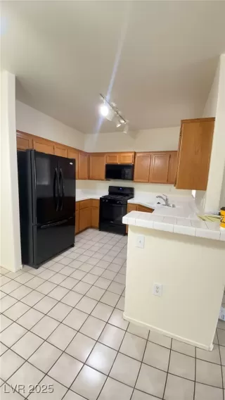 Photo #4: 2736959 Listing 