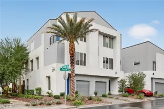 Photo #1: 2736965 Listing 