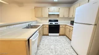 Photo #3: 2736969 Listing