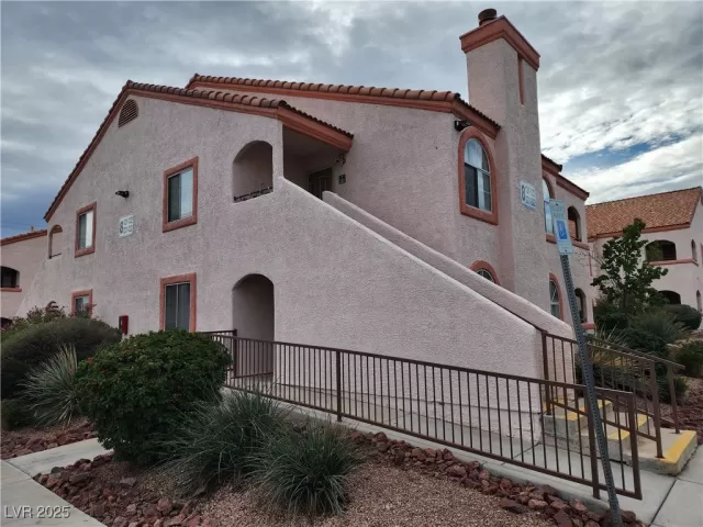 MLS: 2736980 Condo For Sale