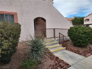 Photo #3: 2736980 Listing 