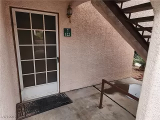 Photo #5: 2736980 Listing 