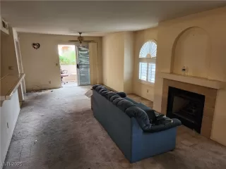 Photo #6: 2736980 Listing 