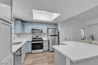 Photo #5: 2736997 Listing 