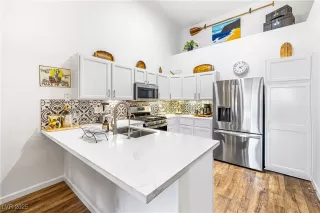 Photo #2: 2737001 Listing