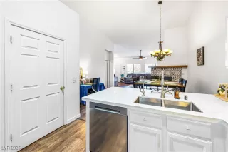 Photo #4: 2737001 Listing