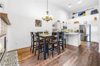 Photo #5: 2737001 Listing