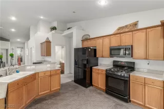 Photo #3: 2737007 Listing 