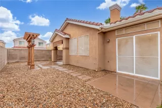 Photo #4: 2737007 Listing 