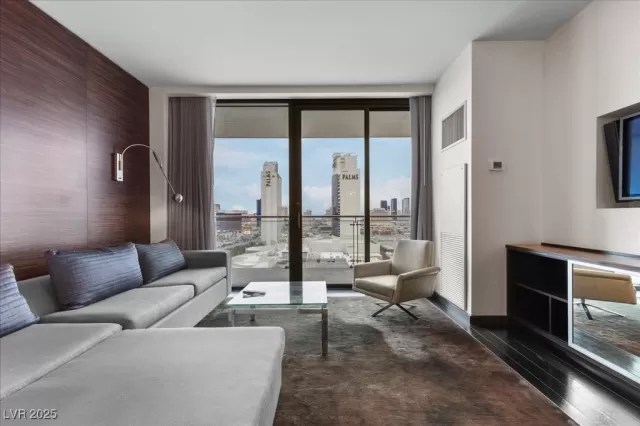 MLS: 2737014 Condo For Sale