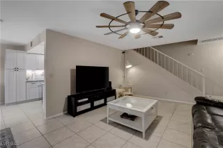 Photo #3: 2737018 Listing 