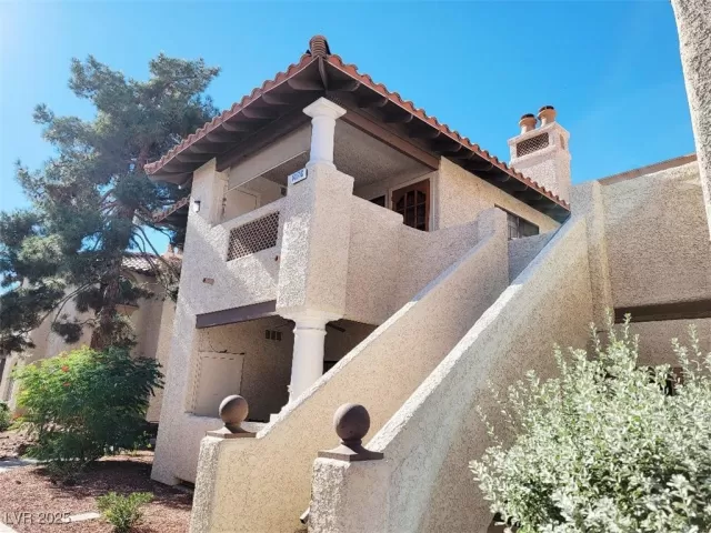 MLS: 2737028 Condo For Sale