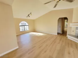 Photo #2: 2737028 Listing 