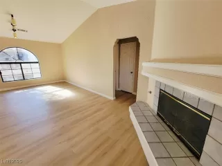 Photo #5: 2737028 Listing 