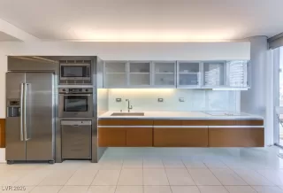 Photo #2: 2737041 Listing