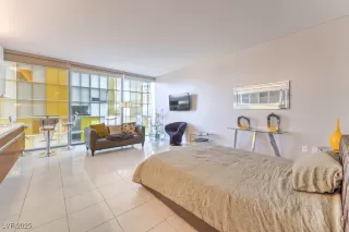 Photo #4: 2737041 Listing