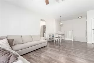 Photo #5: 2737056 Listing