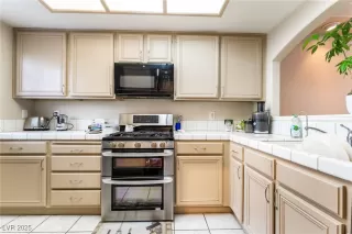 Photo #6: 2737066 Listing