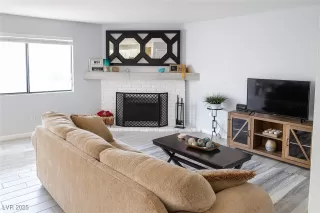 Photo #2: 2737097 Listing 