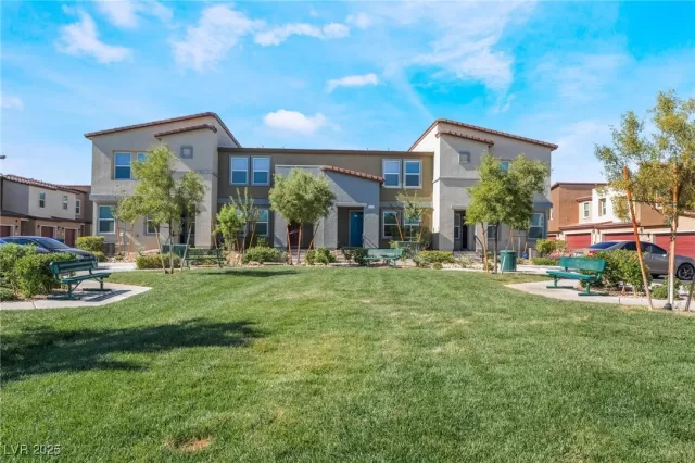 MLS: 2737099 Condo For Sale