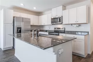 Photo #1: 2737099 Listing 