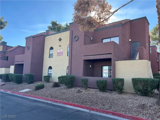 MLS: 2737113 Condo For Sale