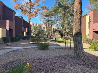 Photo #2: 2737113 Listing