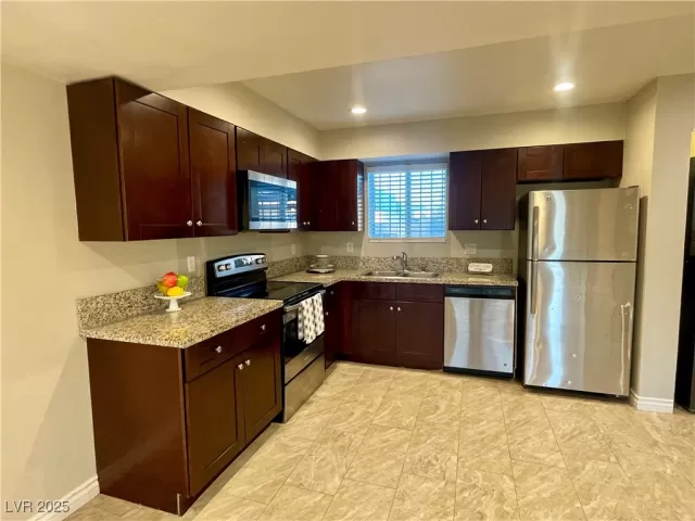 MLS: 2737120 Condo For Sale