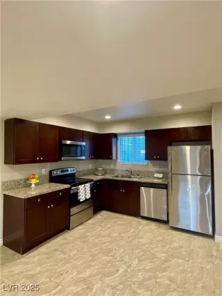 Photo #1: 2737120 Listing