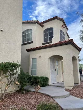 Photo #1: 2737149 Listing