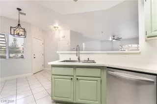 Photo #4: 2737153 Listing