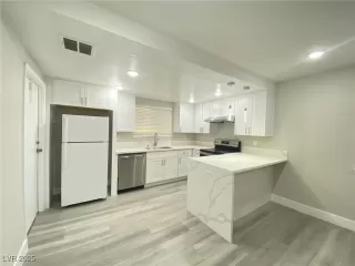 Photo #6: 2737154 Listing