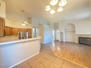 Photo #2: 2737158 Listing 