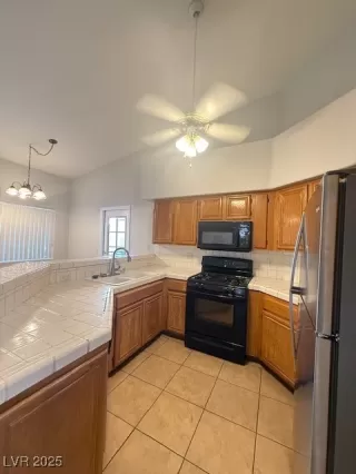 Photo #3: 2737158 Listing 